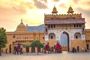 Jaipur Sightseeing Tour from Delhi